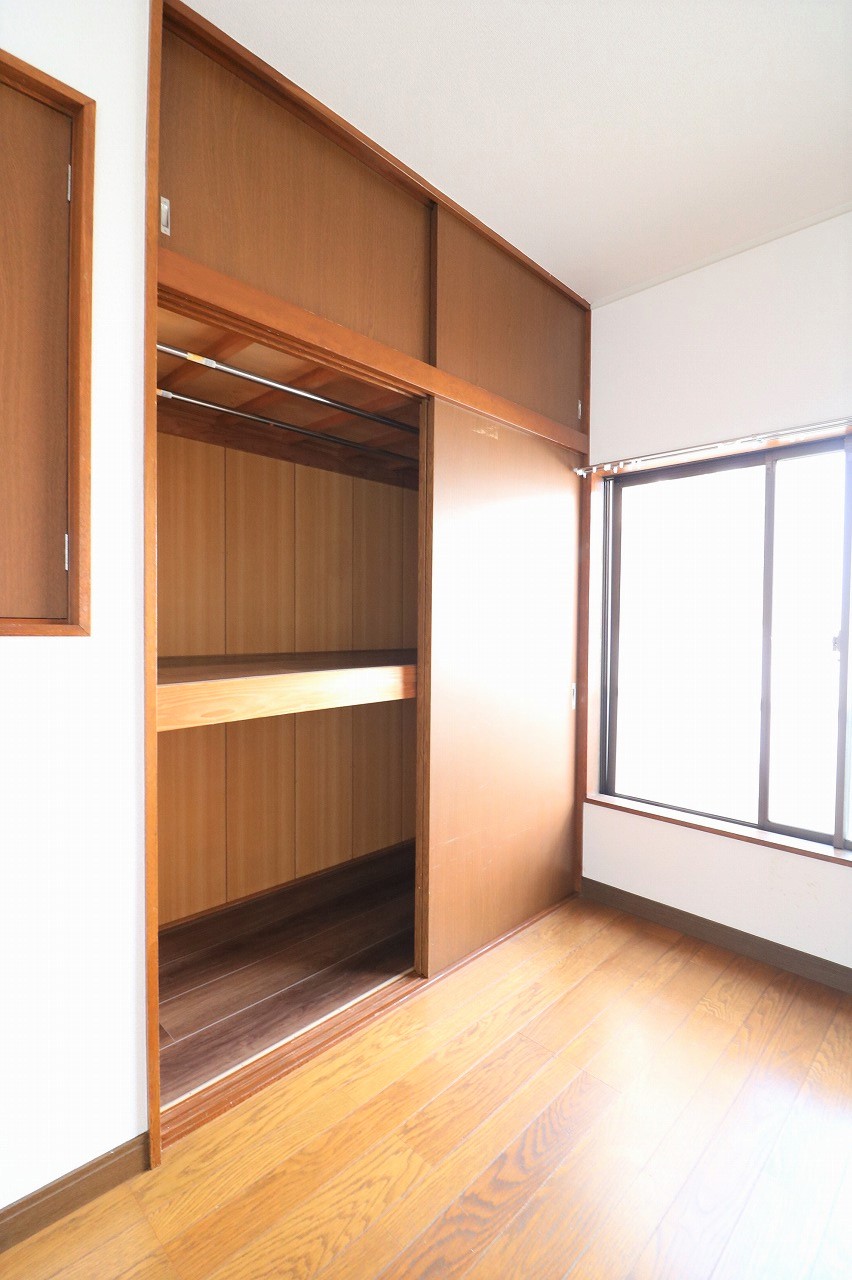 広い収納でお部屋がすっきりします！