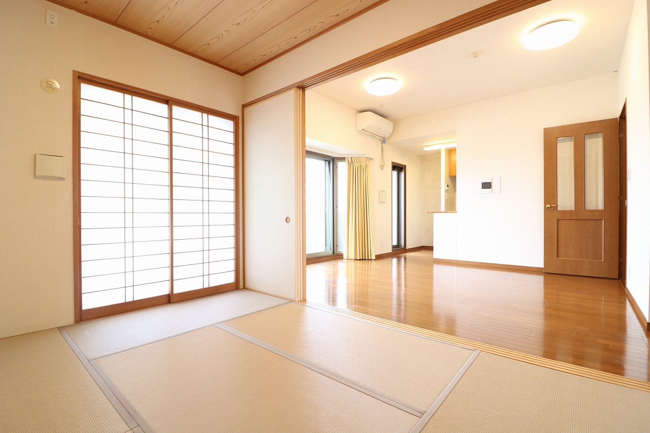 リビング横和室　多目的に利用できます。